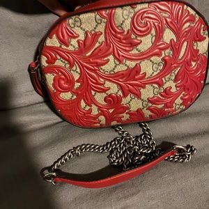 Red and brown Gucci Flo print Crossbody chrome hardware